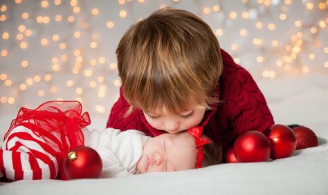 Sibling Christmas Pictures, Newborn Christmas Pictures, Baby Christmas Photography, Newborn Christmas Photos, Christmas Baby Pictures, Sibling Love, Baby Christmas Photos, Xmas Pictures, Xmas Photos