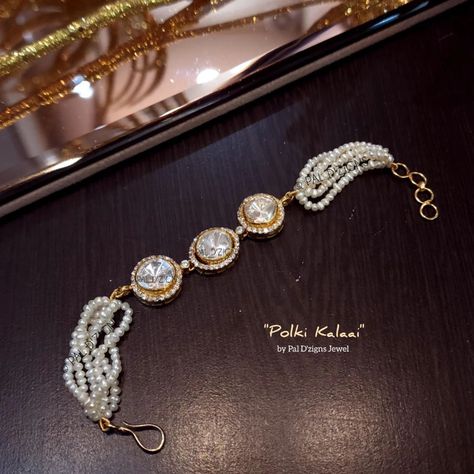 Moti Bracelet Gold, Polki Rings Design, Jadau Bracelet, Polki Bracelet, Traditional Bracelet, Polki Bangles, Pearl Bracelet Gold, Diamond Bracelet Design, Gold Jewelry Simple Necklace