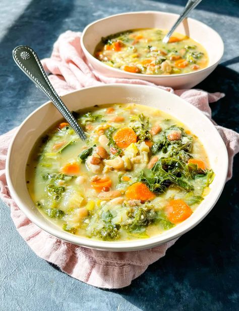 Ham And White Bean Soup, Bean Kale Soup, White Bean Kale, White Bean Kale Soup, Easy Ham, Cookie Decorating Party, Northern Beans, Pink Bowls, Kale Soup