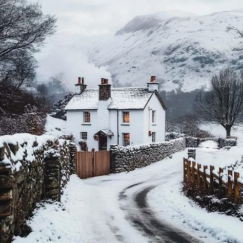 Cottage Countryside, English Winter, Scottish Cottages, Ireland Aesthetic, Fountains Abbey, Snowed In, Ireland Landscape, Winter Cottage, Village Photography