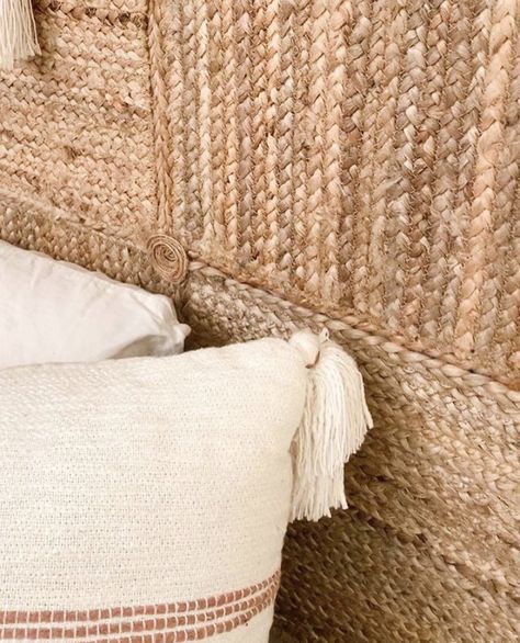 Boho Bedhead Ideas, Simple Boho Headboard, Diy Peel And Stick Headboard, Diy Boho Headboards Rattan, Diy Boho Queen Headboard, Boho Bed Styling, Wood Boho Headboard, Diy Scandinavian Headboard, King Boho Headboard