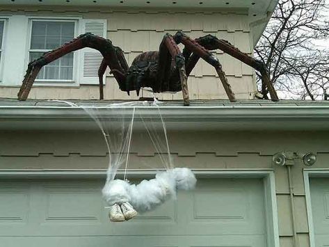 How Do You Decorate a Garage Door for Halloween? - Garage Transformed Garage Halloween, Halloween Garage, Martha Stewart Halloween, Cheap Diy Halloween Decorations, Scary Halloween Decorations Outdoor, Scary Halloween Decorations Diy, Halloween Decor Diy, Halloween Spider Decorations, Halloween Outside