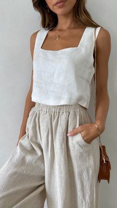 Linen Summer Outfits, Linen Pants Outfit, Casual Linen Pants, Outfit Ideas Summer, Grandma Fashion, European Summer Outfits, Boho Fashion Summer, Summer Capsule, Summer Capsule Wardrobe