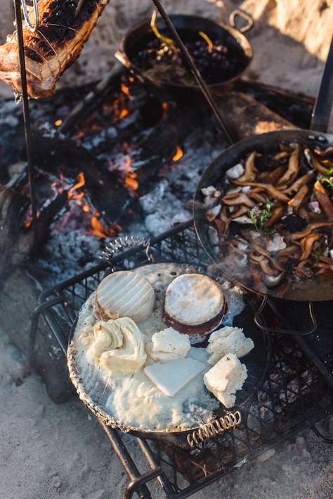 Fancy Cheese, Cooking Over Fire, Open Fire Cooking, Fire Food, Camping Aesthetic, Wedding Hands, Campfire Food, Fire Cooking, Campfire Cooking