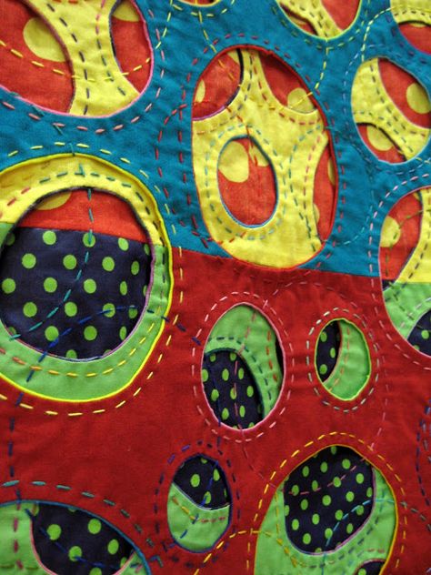 Hand Quilting Technique, Quilt Modernen, Circle Quilts, Reverse Applique, Quilt Show, Textile Fiber Art, Quilting Techniques, Art Textile, Crazy Quilts