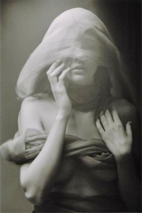 Francis A Willey - Longing of a ghost. S) Julia Margaret Cameron, Ange Demon, Conceptual Photography, Salou, Dark Photography, Dark Beauty, The Veil, Surreal Art, Black And White Photography