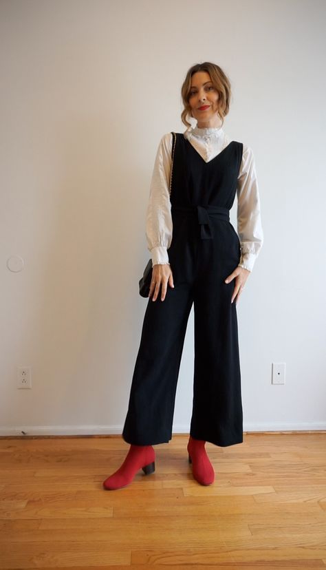 Styled Jumpsuit Outfit, Vest Jumpsuit Outfit, Modern Vintage Womens Fashion, Layered Jumpsuit Outfit Fall, Layer Jumpsuit Outfit, Professional Jumpsuit Work Outfits, Jumpsuit Jacket Outfits, Layering Jumpsuit Outfit, Jumpsuit Layering Outfit