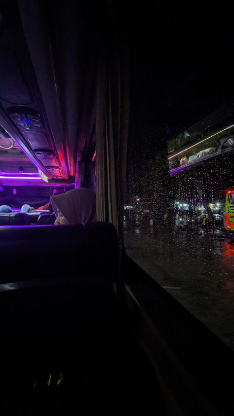 Pap Bus, Pap Di Bus, Night Bus Travel, Bus Aesthetic, Hospital Admit Hand Pics, Korean Photo, Retro Wallpaper Iphone, Cute Tumblr Pictures, Good Morning Images Flowers