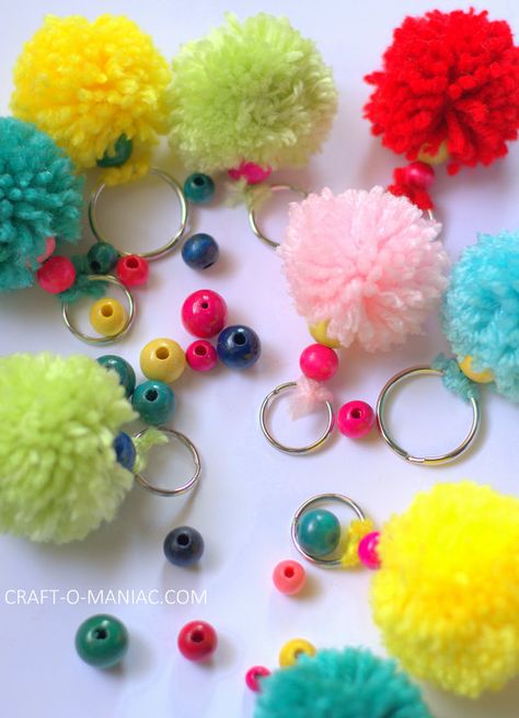 Pom Pom Key chains Pom Pom Keychain Diy, Keychain Diy Easy, Diy Yarn Pom Pom, Market Day Ideas, Kids Craft Ideas, Robins Nest, Pom Crafts, Diy Pom Poms, Car Accessories Diy