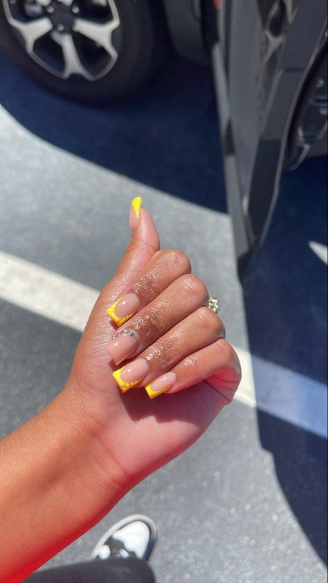 Short Yellow And Orange Nails, Yellow Shorties Acrylic Nails, Yellow Short French Tip Nails, Short Yellow Acrylic Nails Designs, Yellow Frenchies Nails, Yellow Acyrilics Nails, Yellow Short Nails Ideas, Birthday Nails Yellow, Yellow Short Nails Design