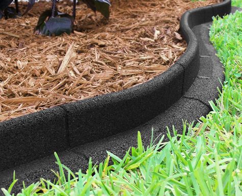 A pack of landscape edging that doesn't require you to dig to get a clean edge on all your garden beds. Garden Border Edging, Garden Border, Edging Ideas, Landscape Edging, Lawn Edging, Landscape Garden, Home Landscaping, Landscaping Tips, Garden Edging