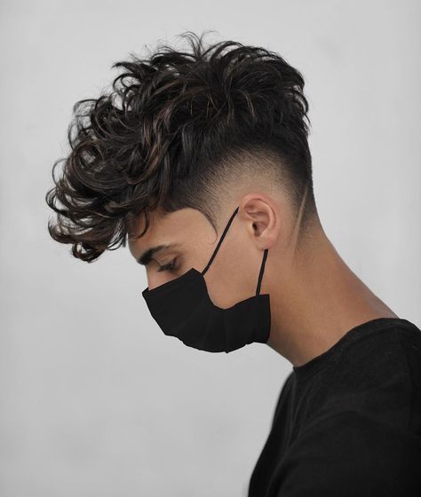 Men New Hairstyle, Men Medium Hair, Medium Hair Length, Hairstyle 2024, Curly Hair Fade, Trending Hair, Gents Hair Style, Men Haircut Curly Hair, Medium Length Hairstyles