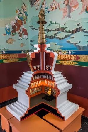 Benalmadena Spain, Tibetan Dragon, Buddhist Architecture, Buddhist Stupa, Buddhist Iconography, Chinese Buddhism, Buddhist Art Drawing, Buddha Temple, Buddhist Symbols