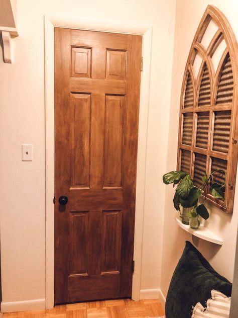 Door Frame Painting Ideas, Stained Interior Doors, Diy Door Makeover, Entrance Closet, Door Transformation, Liquid Wood, Diy Farmhouse Kitchen Decor, Stained Doors, Painted Door