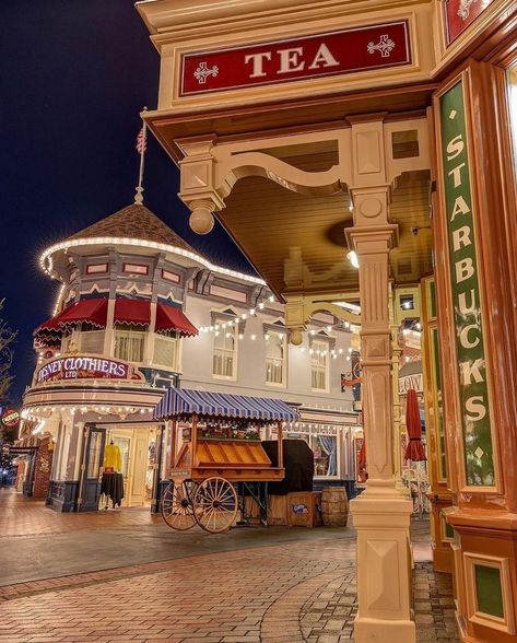 Disneyland At Night, Fantasy Story Ideas, Disneyland Rides, Mid Afternoon, Planet Coaster, Stay Awake, Main Street Usa, Power Nap, Vintage Disneyland