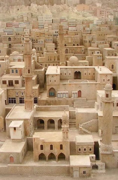 Mardin  türkey Islamic Architecture House, Turkey Architecture, Architecture Castle, Islamic City, Turkish Architecture, Persian Architecture, History Architecture, Nat Geo, Fantasy City