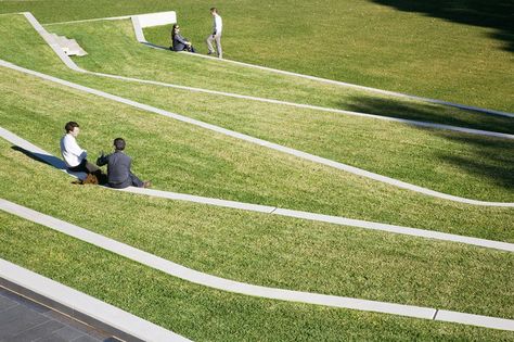 the manicured landscape amphitheatre. what a great public space it would make. Landscape Stairs, Landform, Public Space Design, Modern Landscape Design, Oscar Niemeyer, Urban Park, Landscape Architecture Design, Have Inspiration, Parking Design