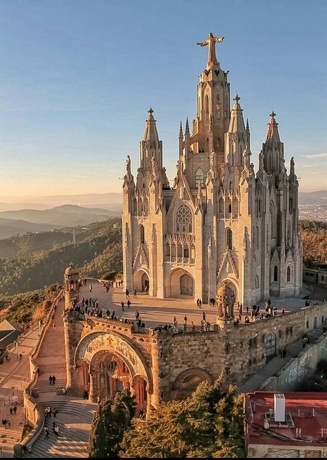 Barcelona Spain Aesthetic, Church Aesthetic, Spain Aesthetic, The Sacred Heart Of Jesus, Catalonia Spain, Barcelona Catalonia, Cathedral Architecture, Sustainable City, Adventure Travel Explore