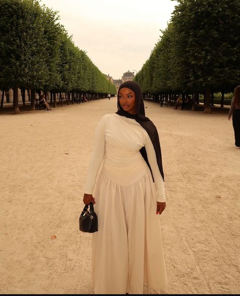 Modest White Dress, Abaya Outfits, Nigerian Outfits, African Print Maxi Skirt, Modest Dresses Fashion, Outfits Hijab, Chic Dress Classy, Modest Summer Dresses, Muslim Fashion Hijab Outfits