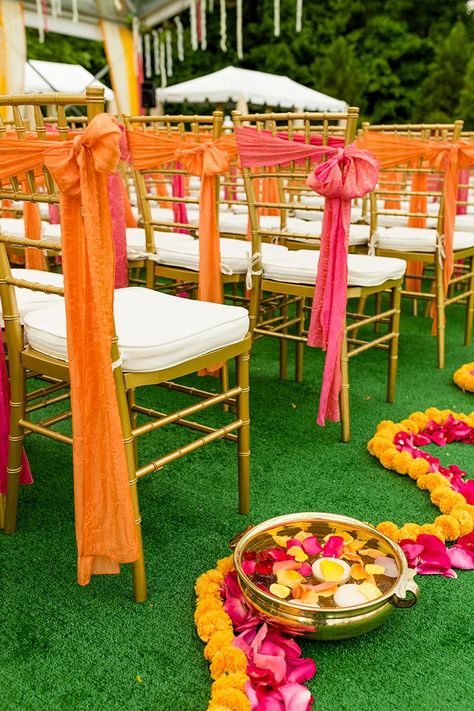 Orange & Pink Wedding Color Palette at Indian Wedding | photo by Finch Photo | featured on The Pink Bride® www.thepinkbride.com Orange Indian Wedding Decor, Orange Theme Wedding Decor, Red Orange Yellow Pink Wedding, Orange Pink Decor, Pink And Orange Theme Wedding, Indian Wedding Decorations On A Budget, Wedding Pink And Orange, Pink And Orange Wedding Theme Decor, Pink And Orange Wedding Decor