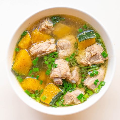 Vietnamese Kabocha Squash Soup with Pork Ribs (Canh Bi Do Nau Suon Heo) – Vicky Pham Pork Rib Soup, Soup With Pork, Kabocha Squash Soup, Rib Soup, Vietnamese Soup, Vietnamese Pork, Pork Spare Ribs, Kabocha Squash, Seafood Soup