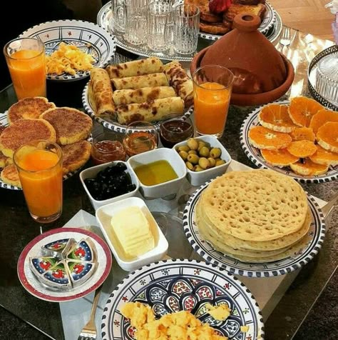 Ramadan Breakfast, Moroccan Breakfast, Morocco Food, Moroccan Cooking, Moroccan Dishes, Moroccan Culture, Preserved Lemons, Moroccan Food, Ramadan Recipes