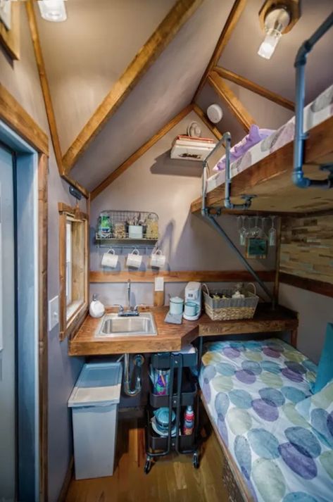 Micro Tiny House Interior, 100 Sq Ft Tiny House, Micro Cabin Interior, Micro House Interior, Micro Bedroom, Scandinavian Tiny House, Micro Cottage, Micro House Plans, Micro Apartments