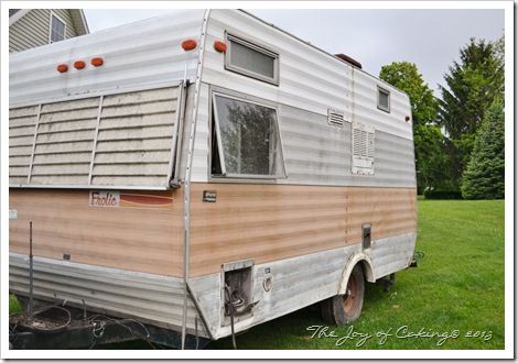 72 Frolic Before Paint Job Paint Camper Exterior, How To Remodel A Camper, Camper Exterior, Glamper Camper, Better Homes And Gardens Magazine, Vintage Camper Remodel, Vintage Campers Trailers, Camper Remodel, Camper Renovation