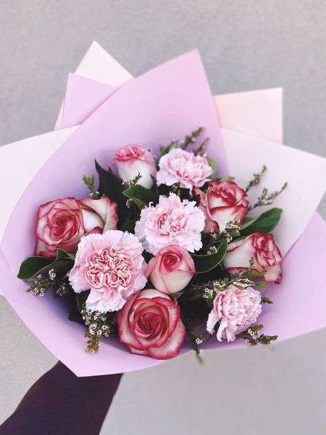 Hello Melbourne 🙂 Here is today's custom bouquet is a mix of Carnations, Roses, and Thryptomene😍 - - #custombouquet #melbourneflowerdelivery #floristmelbourne #onlinefloristmelbourne #onlineflowerdelivery #melbourneflorist #flowerdeliverymelbourne #samedayflowerdelivery #sendflowersmelbourne #flowerbouquetmelbourne #orderflowersnow #carnations #roses #flowerbouquet Carnation Bouquet, Online Flower Delivery, Fresh Flower Bouquets, Online Florist, Custom Bouquet, Same Day Flower Delivery, Send Flowers, Fresh Flower, Beautiful Bouquet