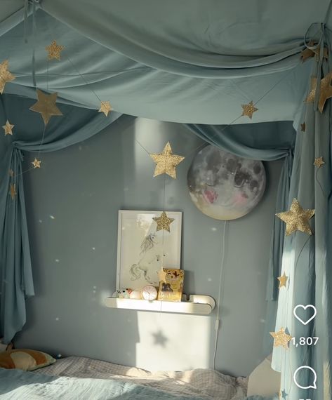 Paper Stars Hanging From Ceiling, Hanging From Ceiling, Star Ceiling, Star Nursery, Paper Stars, Room Diy, Baby Love, Nursery, Ceiling