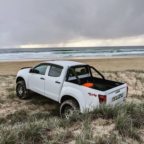 LAC057 🐊 on Instagram: “YoUr RuINiNG tHe bEaCh . #33s #methodracewheels #bfgoodrichkm3 #munji4x4 #isuzudmax #isuzu #dmax #isuzuclubau #4x4 #4x4ute #ppdperformance…” Dmax Isuzu 4x4 Custom, Isuzu Dmax 4x4, Pick Up 4x4, Cars Collection, Isuzu D Max, Bugatti Cars, Self Concept, Fancy Cars, Board Ideas