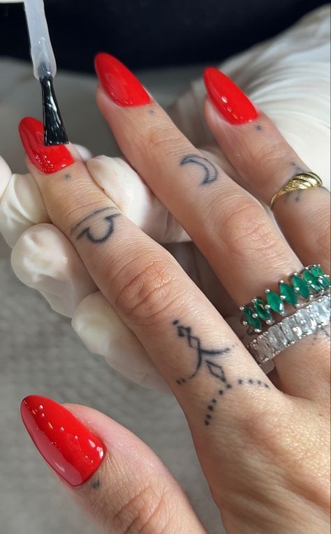 Red nails aesthetic Lobster Red Nails, Red Nails Aesthetic, Red Polish, Nails Aesthetic, Diy Makeup, Red Nails, Stylish Nails, Nail Inspo, Manicure