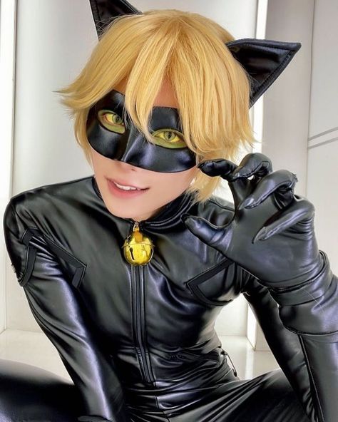 Ladybug Cosplay, Claw Gloves, Miraculous Ladybug Oc, Cosplay Characters, Art Practice, Cat Noir, Best Cosplay, Cool Costumes, Miraculous Ladybug