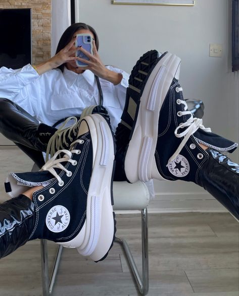 #converse All Star Outfits, Boyish Outfits, Converse Run, Converse Star, Converse Run Star, All Nike Shoes, Converse Style, Diy Fashion Clothing, Outfits With Converse