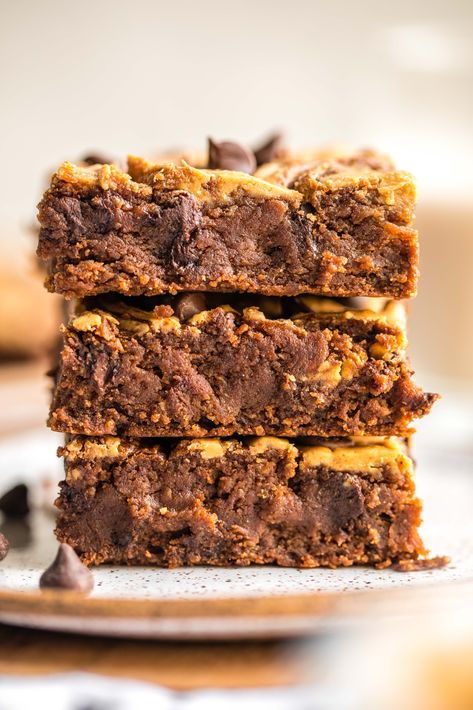 Fudgy Peanut Butter Brownies (Vegan & Gluten-Free) - From My Bowl Vegan Peanut Butter Brownies, Antinflammatory Recipes, Vegan Hacks, Chocolate Peanut Butter Brownies, Vegan Brownies, Butter Brownies, Protein Cake, Dairy Free Chocolate Chips, Chocolate Fudge Brownies