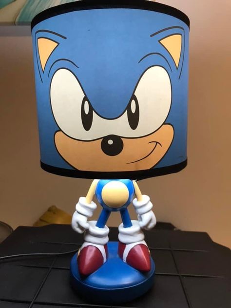 Sonic Themed Bedroom, Sonic Room Ideas Boys, Sonic Room Decor, Hedgehog Bedroom, Sonic Bedroom Ideas, Sonic Room, Sonic Bedroom, Sonic Merch, Hedgehog Room