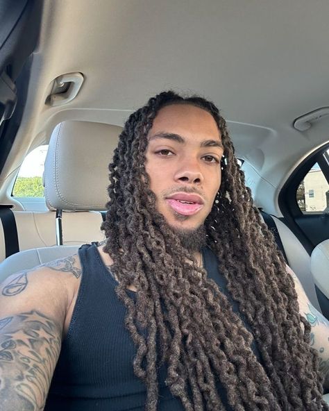 Jacione Fugate, Long Dread Hairstyles For Men, Hair Highlights Blonde, Wavy Dreadlocks, Dreads Men, 70s Shag, Wavy Straight Hair, Mens Dreadlock Styles, Straight Hair Highlights