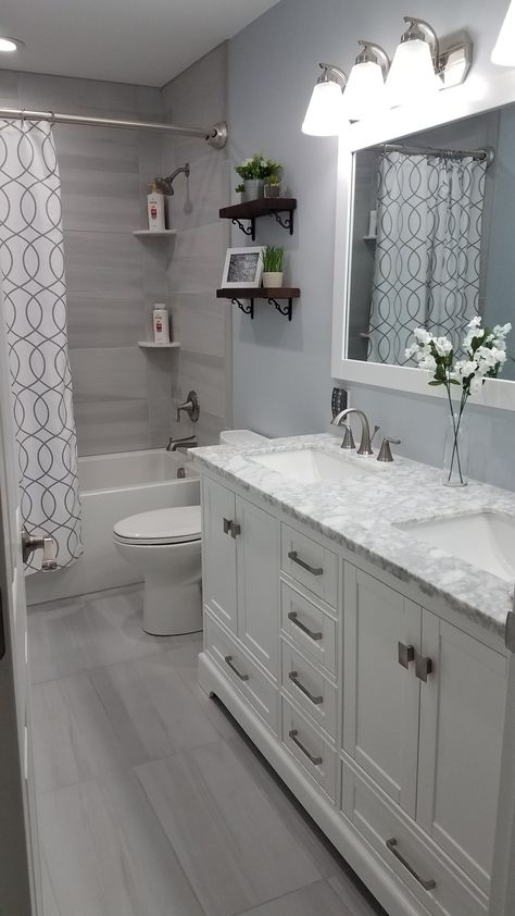 Paint Colors Bathroom, Light Grey Bathrooms, Restroom Remodel, Ideas Bathroom Decor, Gray And White Bathroom, Guest Bathroom Remodel, Full Bathroom Remodel, Gray Bathroom Decor, Organization Bathroom