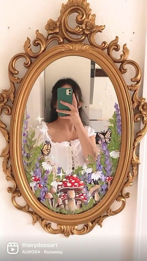 Mirror Frame Painting Ideas, Mirror Painting Ideas Aesthetic, Mirror Painting Ideas, Spiegel Diy, Painted Mirror Art, Painting Mirror, Mirror Frame Diy, Mirror Paint, Flower Mirror