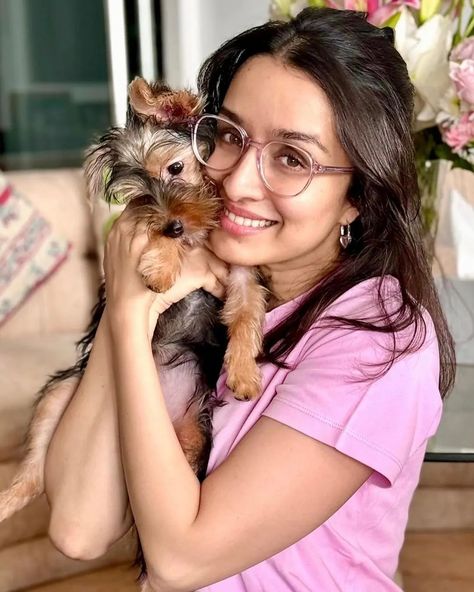 Apki pyaari pet kya hai? Charming Personality, Celebrity Books, Smile Photography, How To Book, Bollywood Wedding, Acting Skills, Shraddha Kapoor, Catering Services, Actor Model