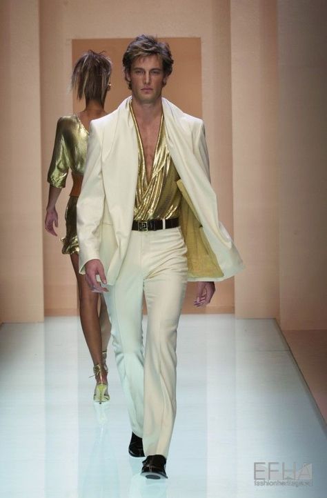 Versace Menswear, Versace Designer, Ralph Lauren Menswear, Mens Fashion Photography, Gianni Versace, European Fashion, Fashion Photographer, Mens Clothing Styles, Autumn Winter Fashion