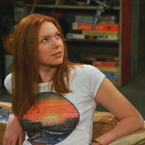 Image may contain: one or more people and people sitting That 70s Show Characters, Donna That 70s Show, Donna Pinciotti, Alex Vause, 70 Show, 70s Show, Girly Makeup, Laura Prepon, That 70s Show