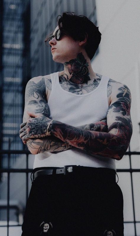 Noah Sebastian Wallpapers - Wallpaper Cave Men With Tattoos, Tatto Boys, Emo Boyfriend, Noah Sebastian, Bad Omens, Perfect People, Iphone Lockscreen, Band Pictures, Lockscreen Wallpaper