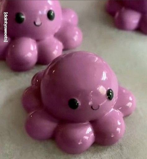 Clay Inspo Animals, Octopus Clay Sculpture Easy, Fluffy Clay Ideas, Merengue Cookies Cute, Small Clay Sculptures Aesthetic, Cute Tiny Clay Things, Easy Ceramics Ideas Simple, Clay Figurine Tutorial, Small Clay Sculptures Easy