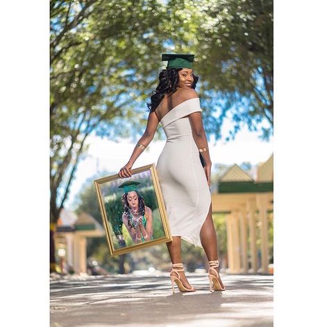 Award Night Outfit, Graduation Dress Black Women, Short White Dress Graduation, Graduation Dress High School, Graduation Outfit College, Graduation Dress College, Graduation Pic Ideas, Graduation Shoot, Nursing Graduation Pictures