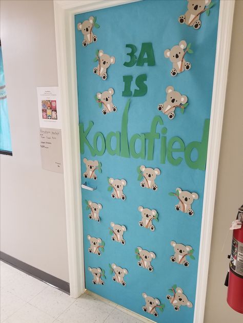 Australia theme classroom door Koala Bear Classroom Theme, Australia Door Decorations, Koala Classroom Theme, Australia Themed Classroom, Australia Bulletin Board, Koala Decor, Jungle Floor, Australia For Kids, Australia School