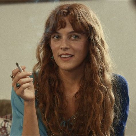 Wavy Hair Bangs, 70s Haircuts, Wavy Hair With Braid, 70’s Hair, Wavy Bangs, Taylor Jenkins Reid, 70s Hair, Riley Keough, Hippie Hair