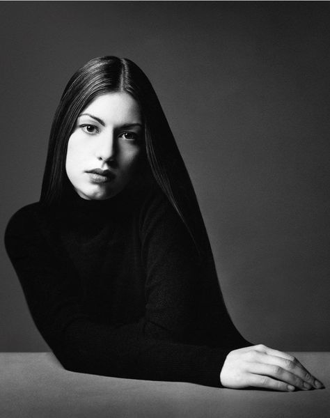 Sofia Coppola by Marc Hom - Los Angeles, 1996 Irving Penn Portrait, Sophia Coppola, Irving Penn, Sofia Coppola, Female Portraits, Foto Art, Black And White Portraits, Portrait Inspiration, 인물 사진