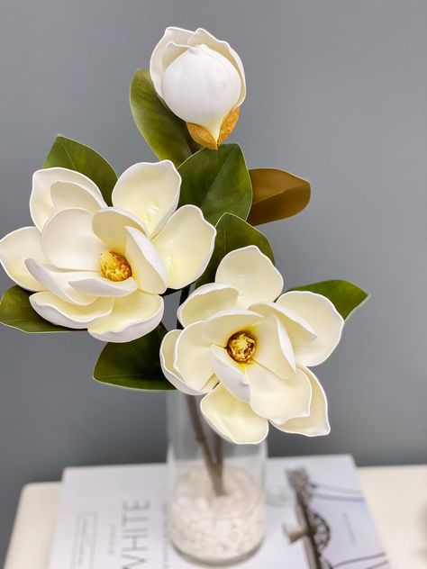 Tall Real Touch Silk Magnolia Floral Arrangement-premium - Etsy Australia Magnolia Arrangement, Faux Arrangements, Magnolia Centerpiece, Bathroom Flowers, Magnolia Decor, Tulips Arrangement, Silk Arrangements, Big Vases, Rose Centerpieces