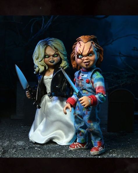 Bride Of Chucky Halloween, Chucky And His Bride, Chucky And Tiffany Costume, Chucky Face, Tiffany Chucky Bride, Tiffany Costume, Chucky And Tiffany, Chucky Tiffany, Chucky Movies